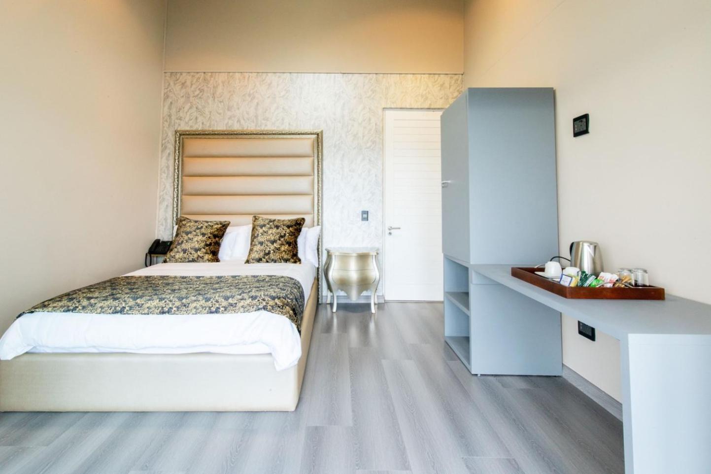 Dolphin Bay Boutique Hotel And Spa Port Elizabeth Exteriör bild