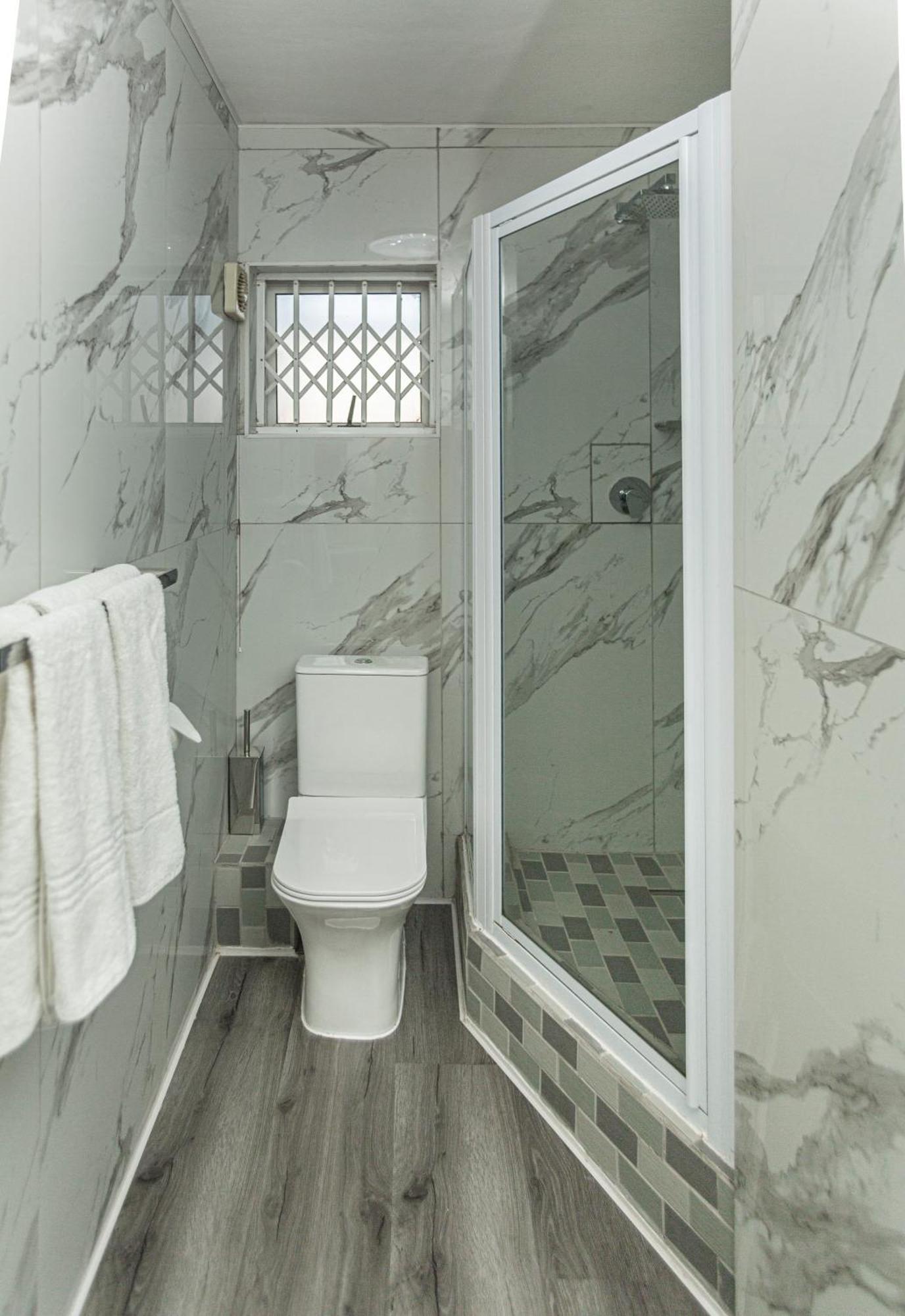 Dolphin Bay Boutique Hotel And Spa Port Elizabeth Exteriör bild