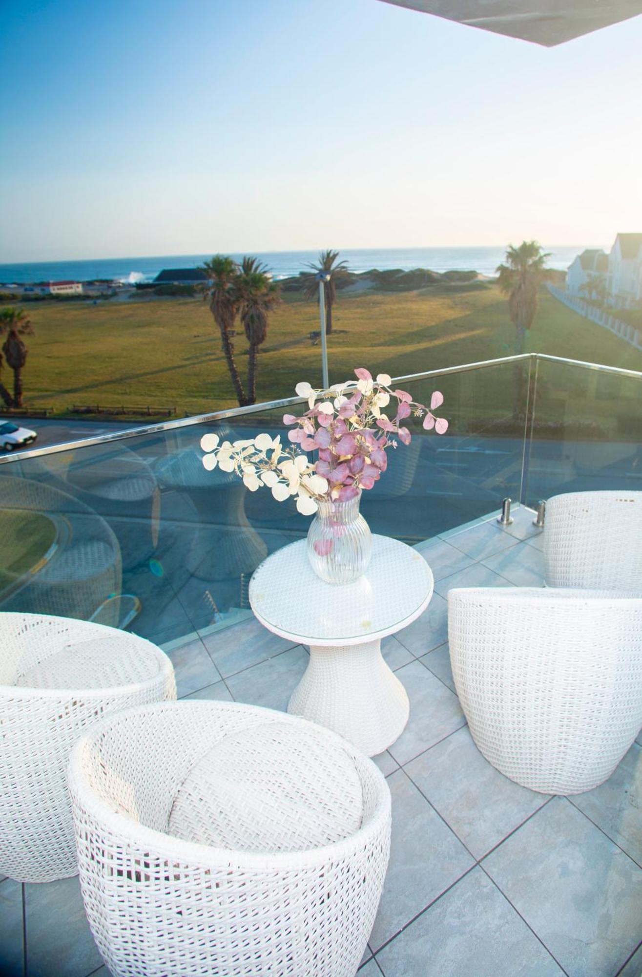 Dolphin Bay Boutique Hotel And Spa Port Elizabeth Exteriör bild